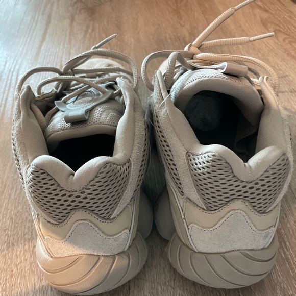 Yeezy boost 500 Taupe - Picture 2 of 8